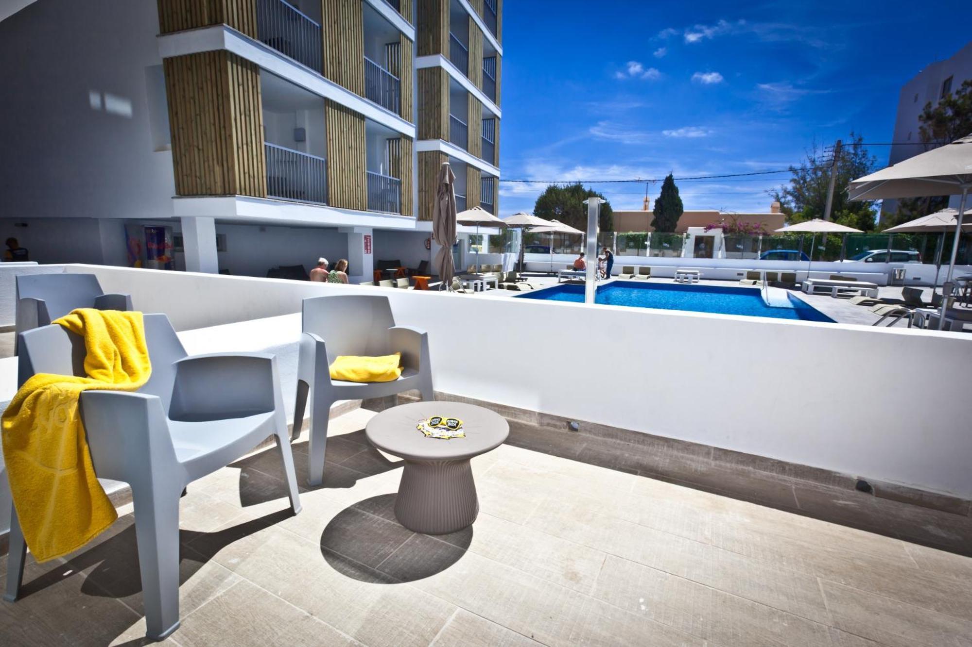 Ryans Ibiza Apartments - Only Adults Номер фото