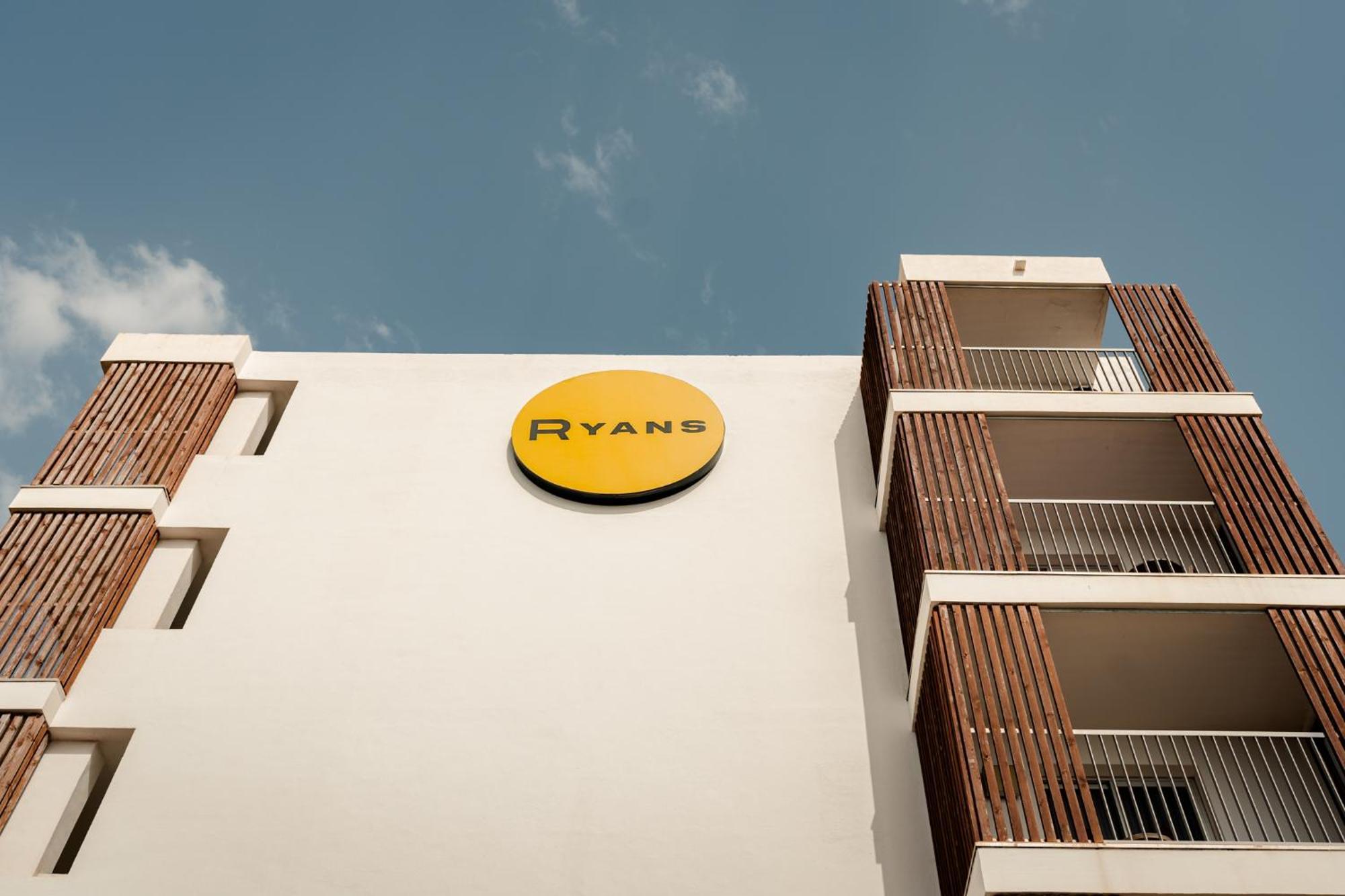 Ryans Ibiza Apartments - Only Adults Екстер'єр фото
